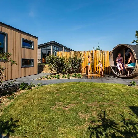 Luxurious With Outdoor Sauna And Spa, Just 5 Km From Valkenburg Holiday home Schin op Geul